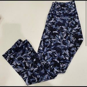 Lululemon wonder under blue floral leggings